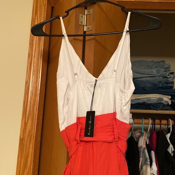 Super cute pink and white romper - Picture 3 of 4